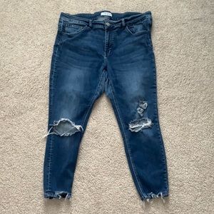 Women’s Plus Size Skinny Frayed Ankle Jeans